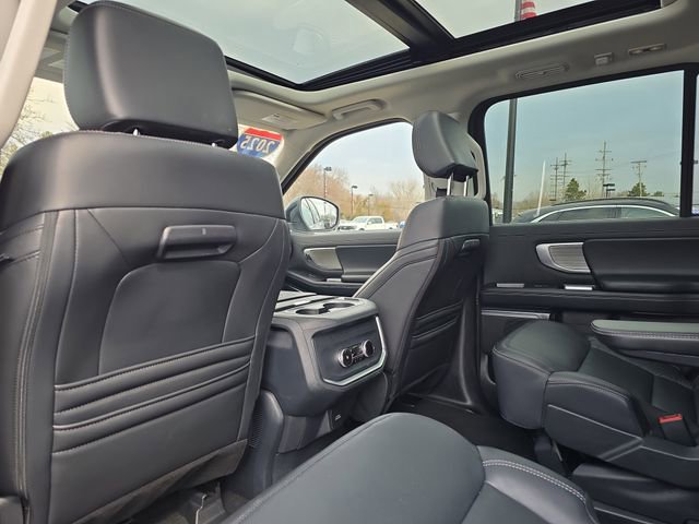 Certified 2025 Ford Expedition Platinum image 33