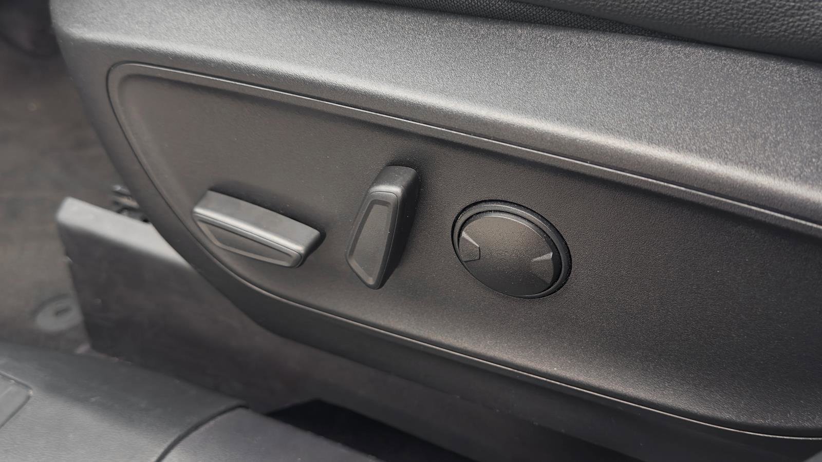 Certified 2022 Ford Escape Titanium w/ Titanium Elite Package image 14