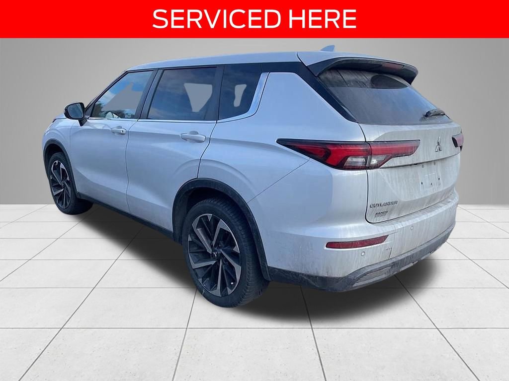 Used 2022 Mitsubishi Outlander ES image 4
