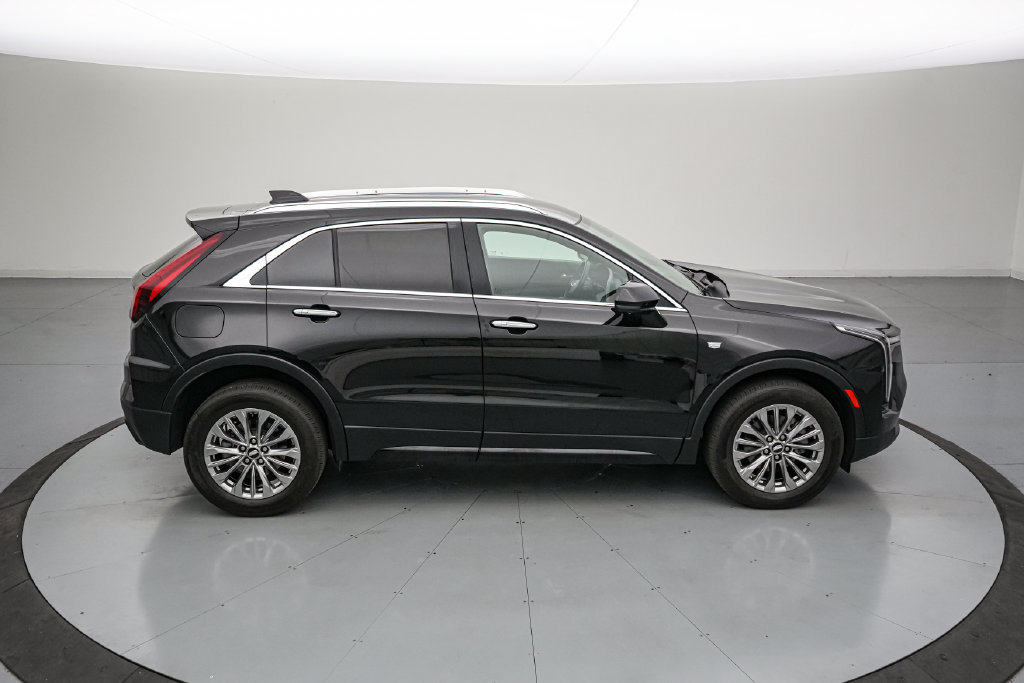 Used 2025 Cadillac XT4 Premium Luxury FWD image 3
