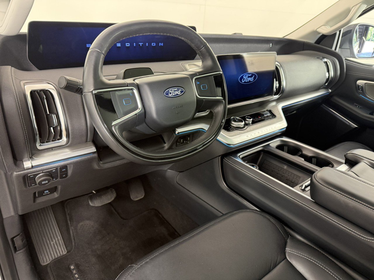 Certified 2025 Ford Expedition Platinum AWD/4WD image 19