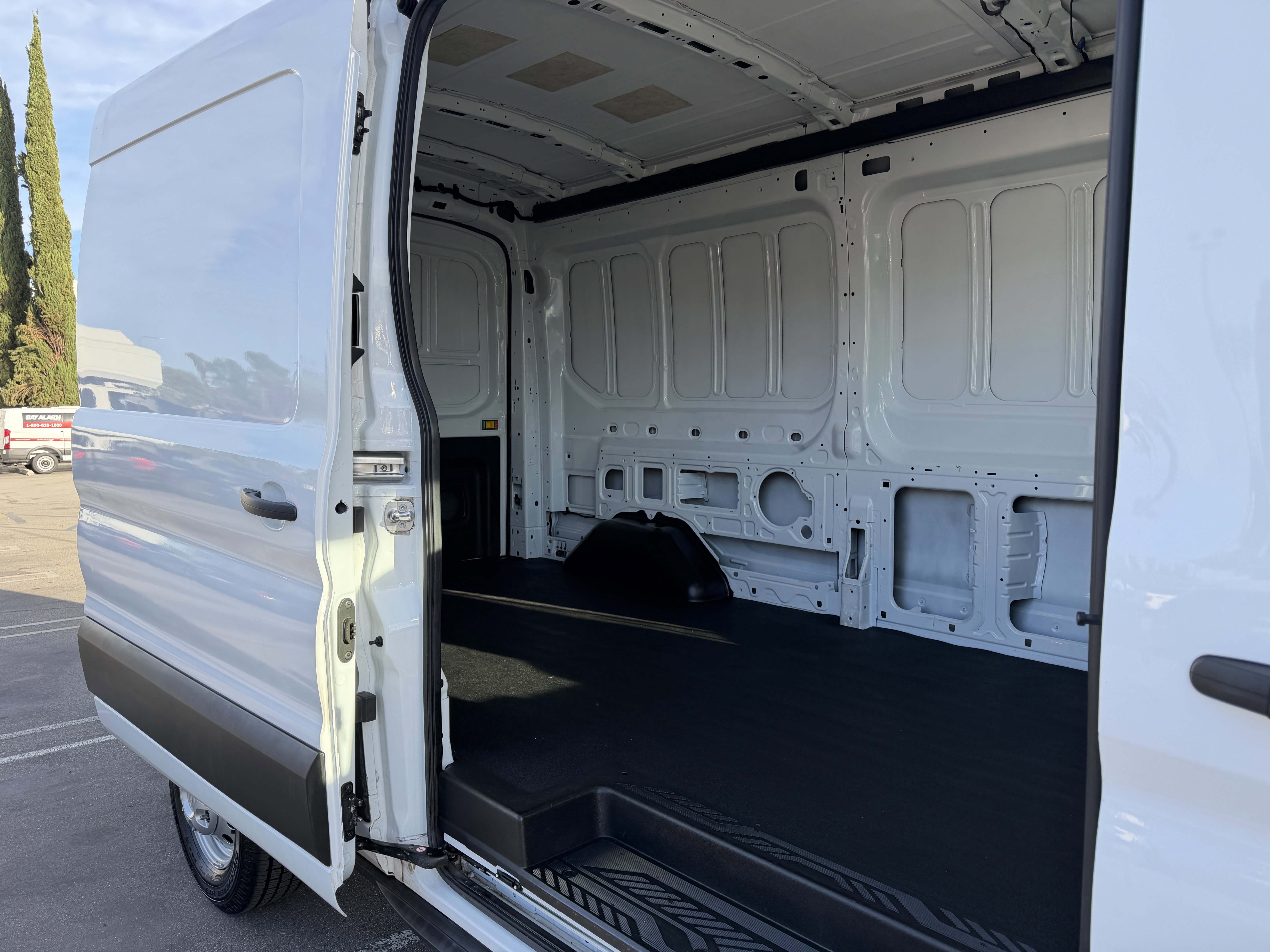 Certified 2023 Ford Transit 250 Medium Roof AWD image 12