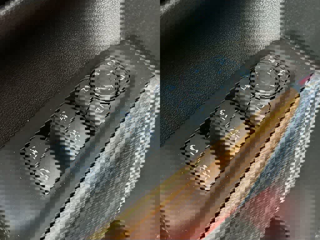 Used 2021 Chevrolet Silverado 1500 High Country w/ Technology Package image 30