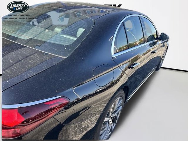 Used 2024 Mercedes-Benz E 350 4MATIC Sedan image 5