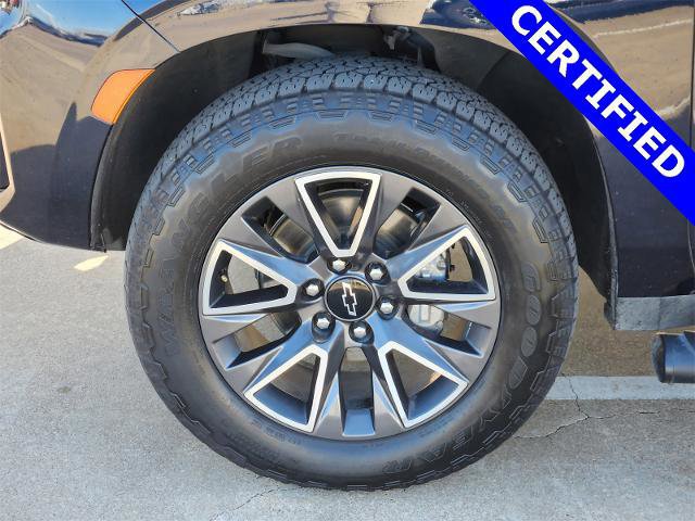 Used 2023 Chevrolet Suburban Z71 w/ Luxury Package image 9