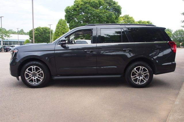Certified 2025 Ford Expedition Active AWD/4WD image 4