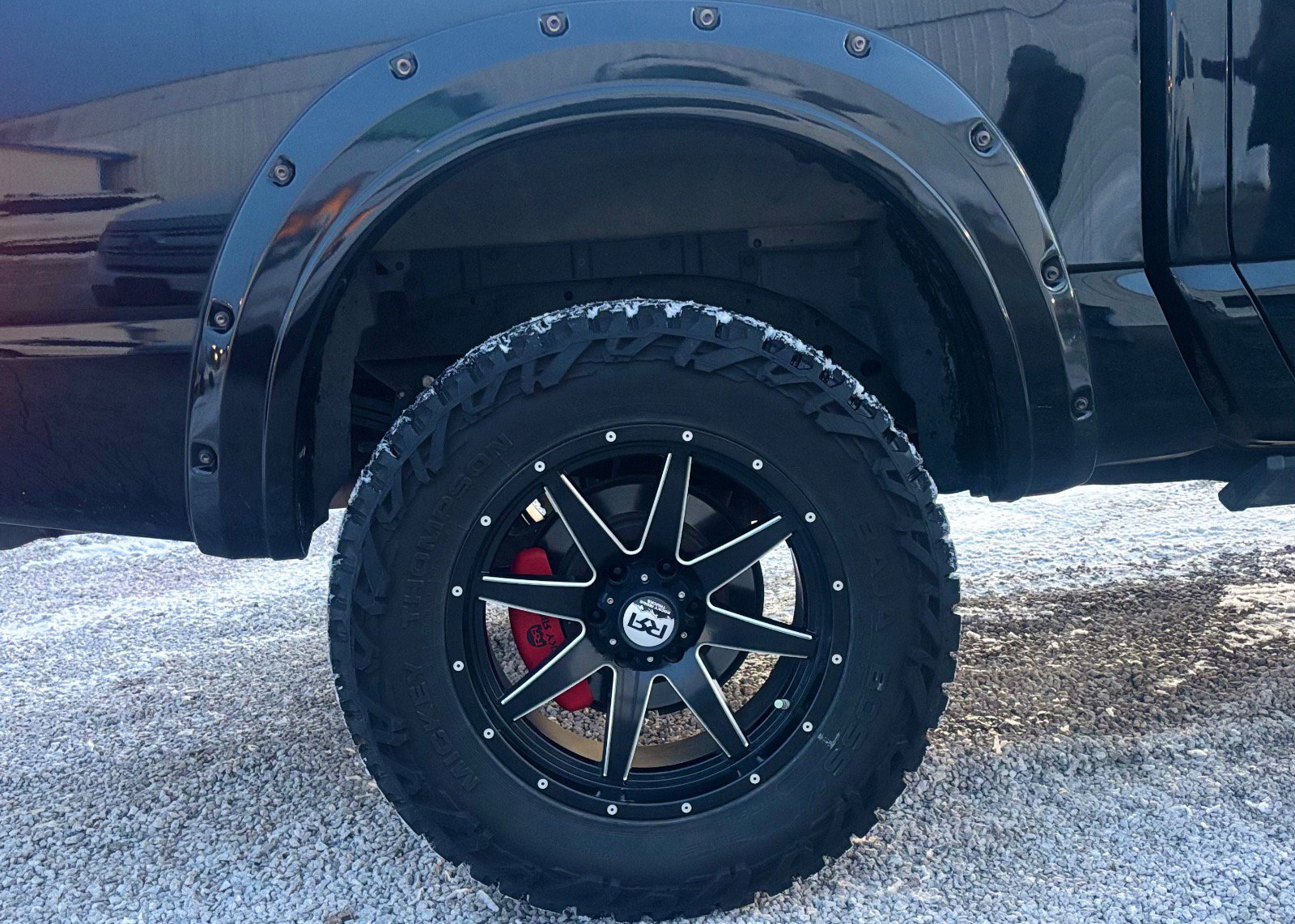 Used 2019 Nissan Titan SV w/ SV Convenience Package image 14