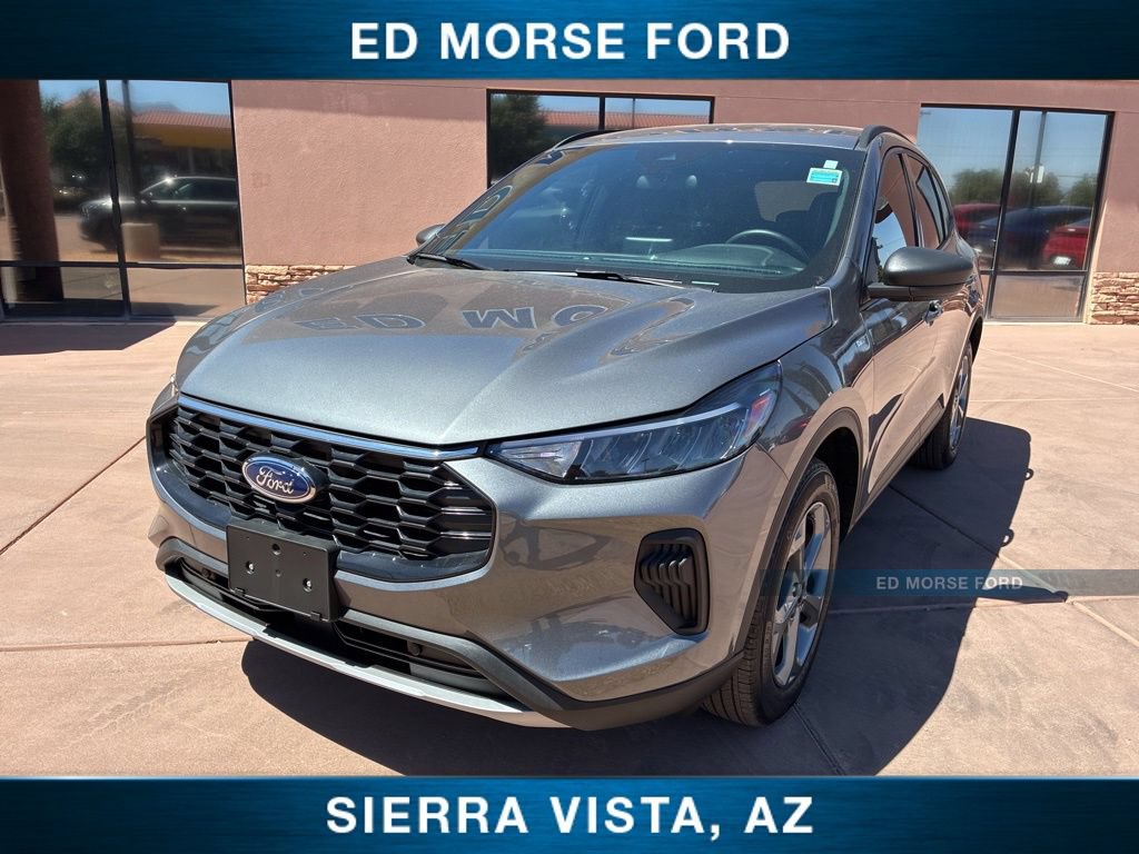 Certified 2025 Ford Escape ST-Line AWD/4WD image 2