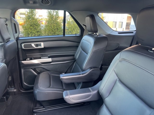 Certified 2022 Ford Explorer XLT w/ Equipment Group 202A image 21