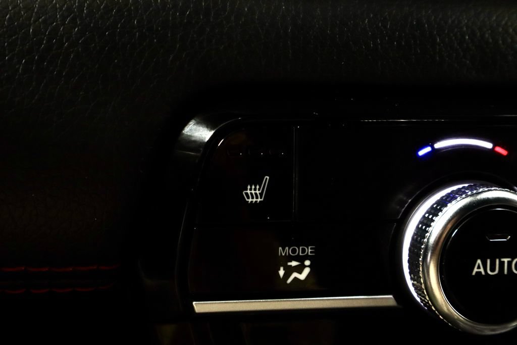Used 2025 Honda Pilot Sport image 4