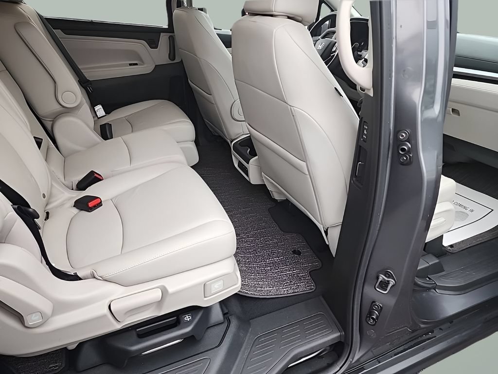 Used 2025 Honda Odyssey EX-L image 13