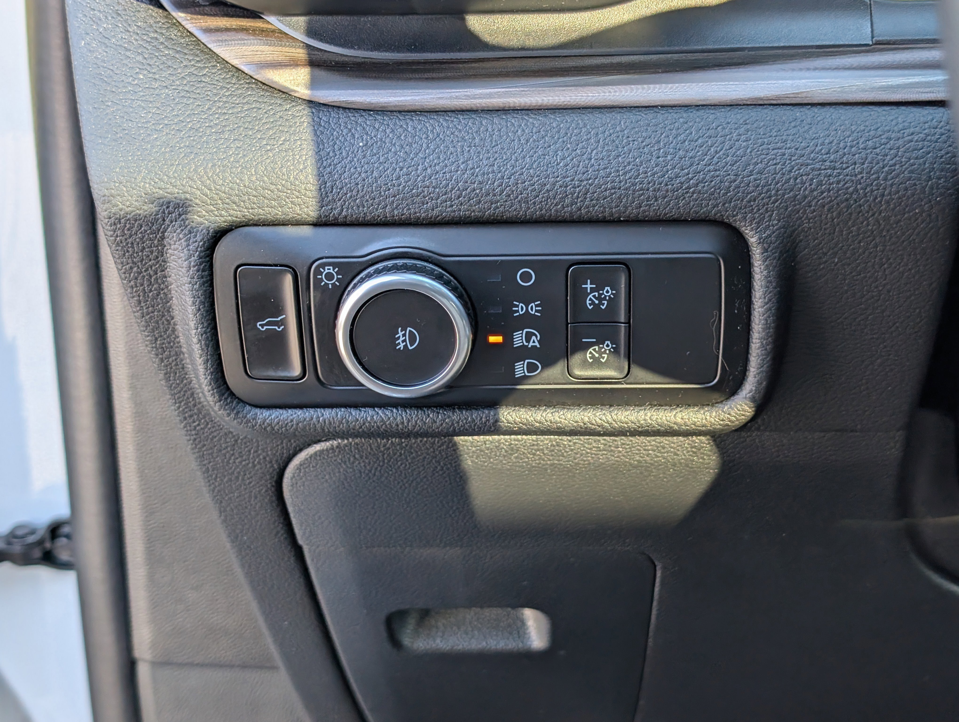 Certified 2023 Ford Explorer Limited w/ Limited Technology Package image 27