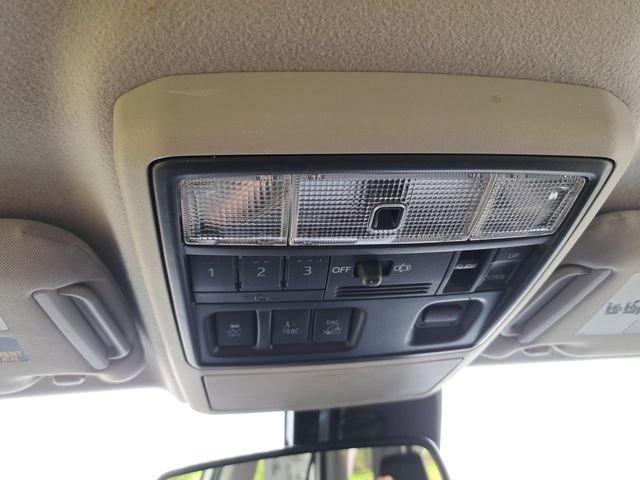 Used 2020 Toyota 4Runner SR5 Premium w/ Moonroof Package AWD/4WD image 17