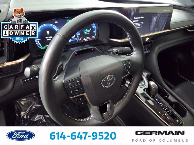 Used 2024 Toyota Crown Platinum AWD/4WD image 17