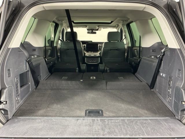 Certified 2025 Ford Expedition Active AWD/4WD image 33