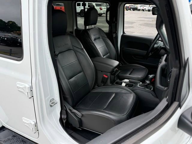 Used 2021 Jeep Wrangler Unlimited Sahara w/ Cold Weather Group AWD/4WD image 38
