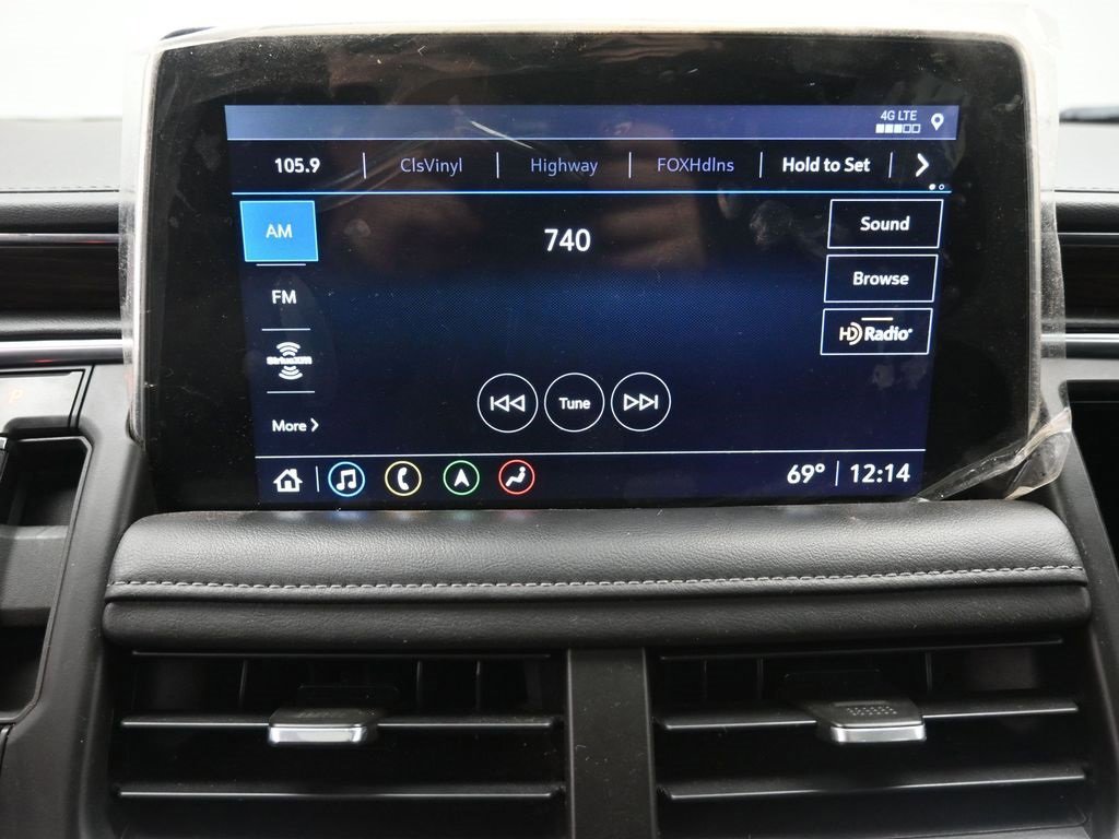 Used 2021 Chevrolet Suburban LT w/ Rear Media and Nav Package image 16