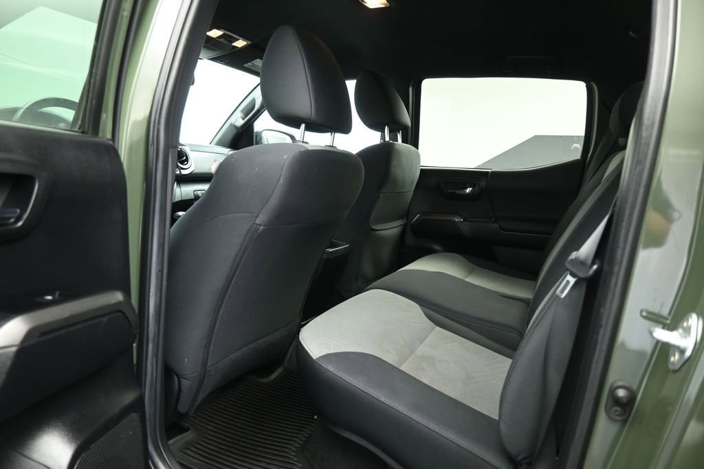 Used 2022 Toyota Tacoma TRD Off-Road w/ Technology Package RWD image 20