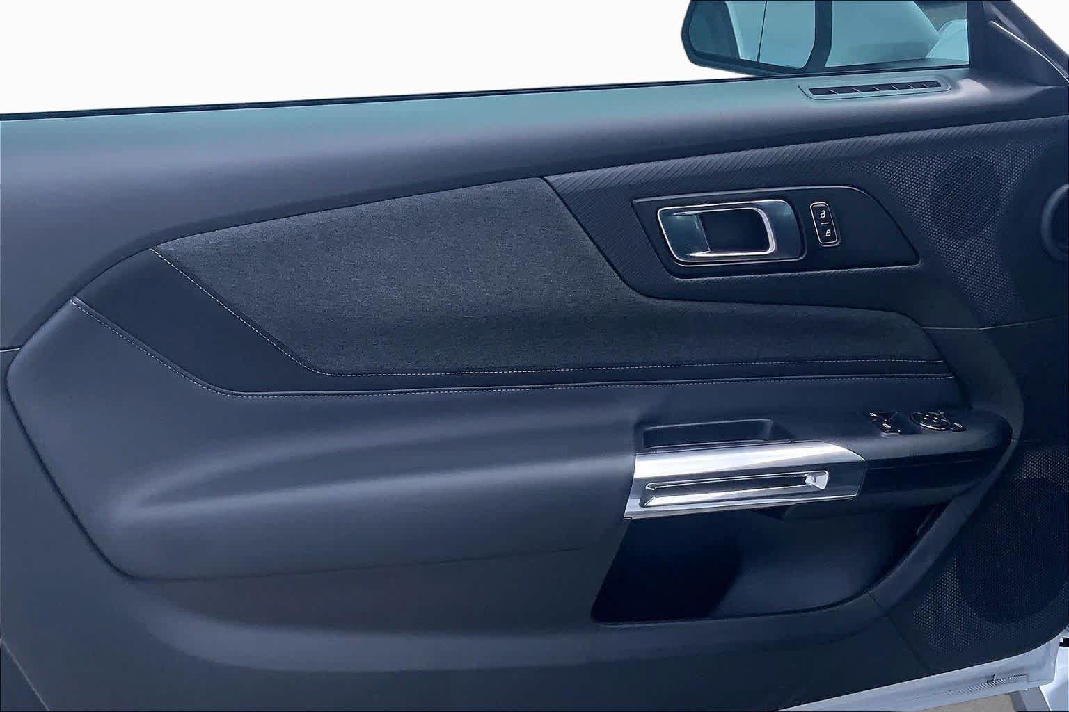 Certified 2025 Ford Mustang Coupe RWD image 21