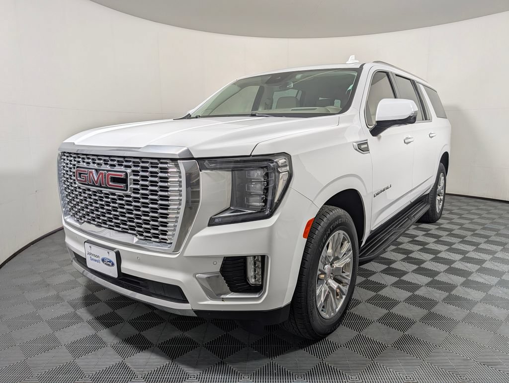 Used 2023 GMC Yukon XL Denali w/ Max Trailering Package AWD/4WD image 4
