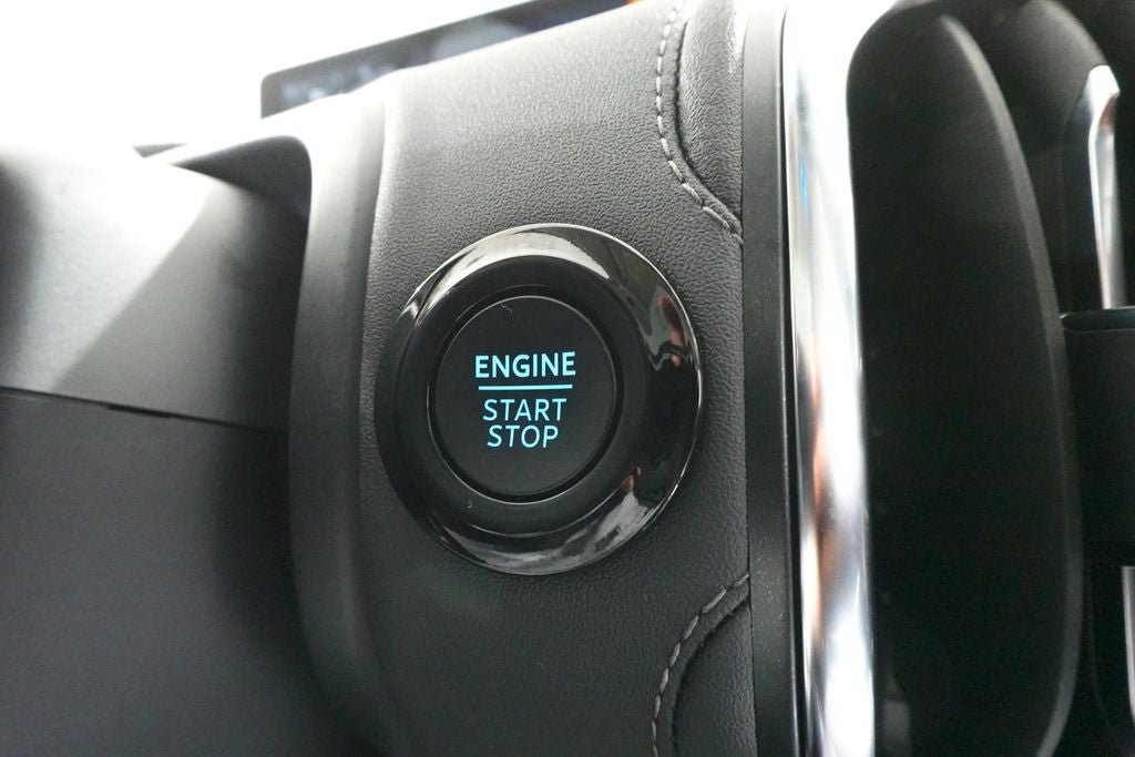 Certified 2025 Ford Expedition Platinum AWD/4WD image 22