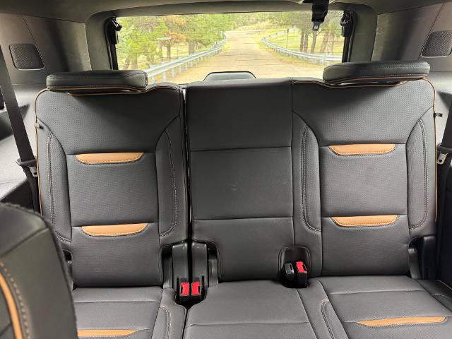 Used 2021 GMC Yukon AT4 w/ Technology Package AWD/4WD image 23