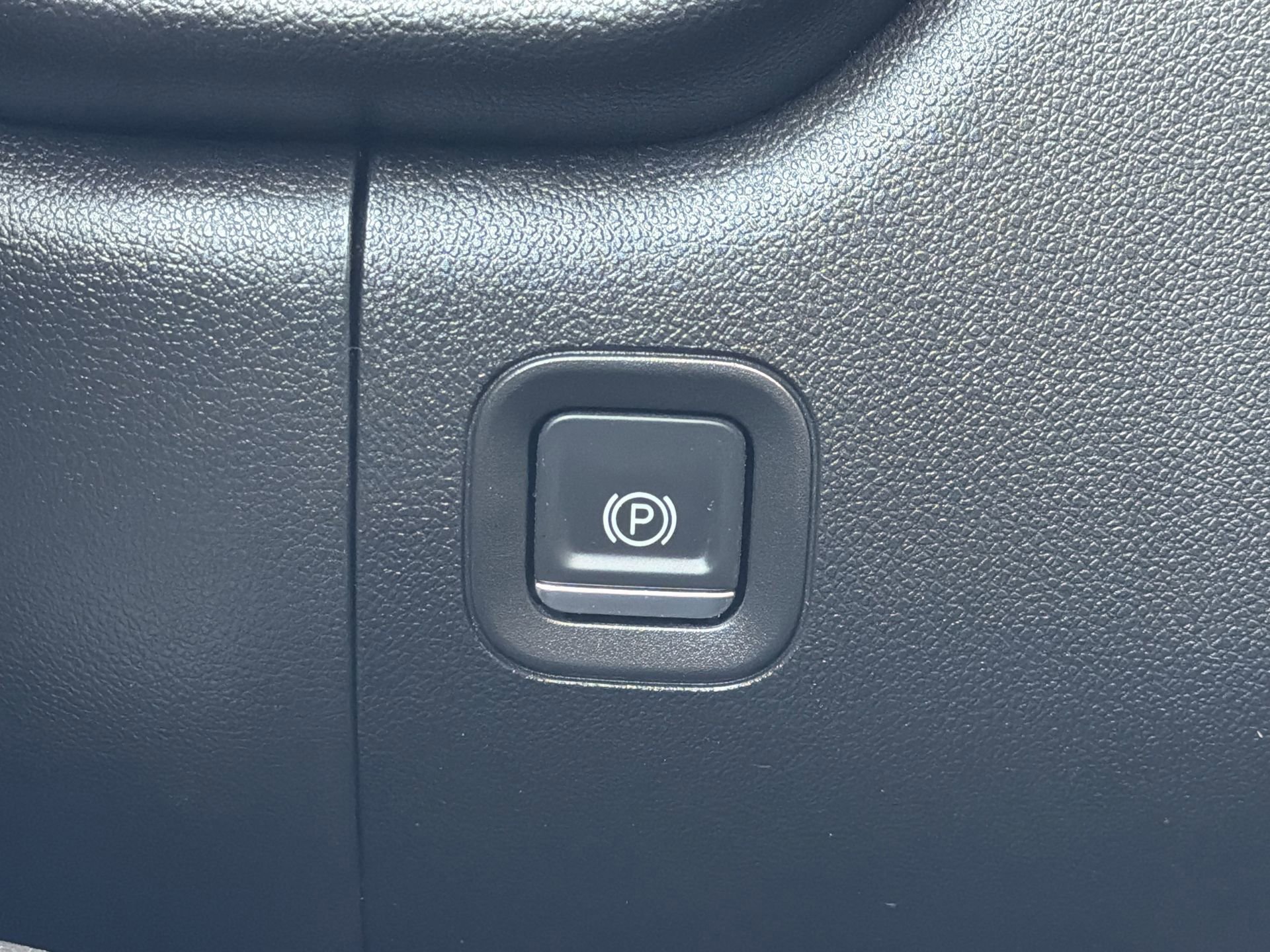 Used 2020 Chevrolet Silverado 1500 Custom Trail Boss w/ Custom Convenience Package image 21