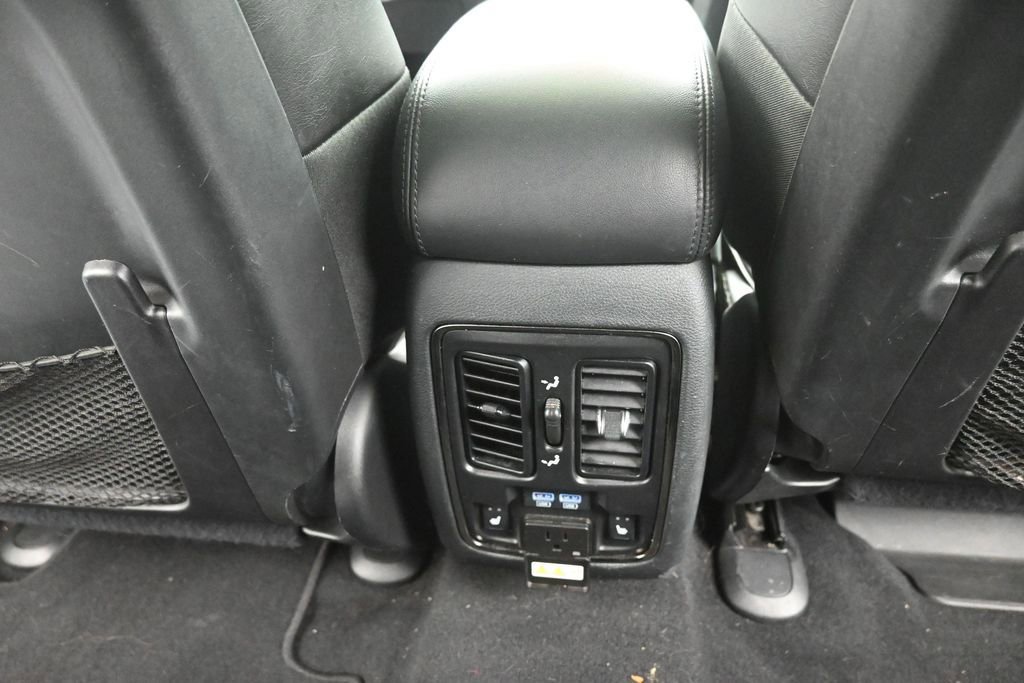 Used 2019 Jeep Grand Cherokee High Altitude RWD image 10