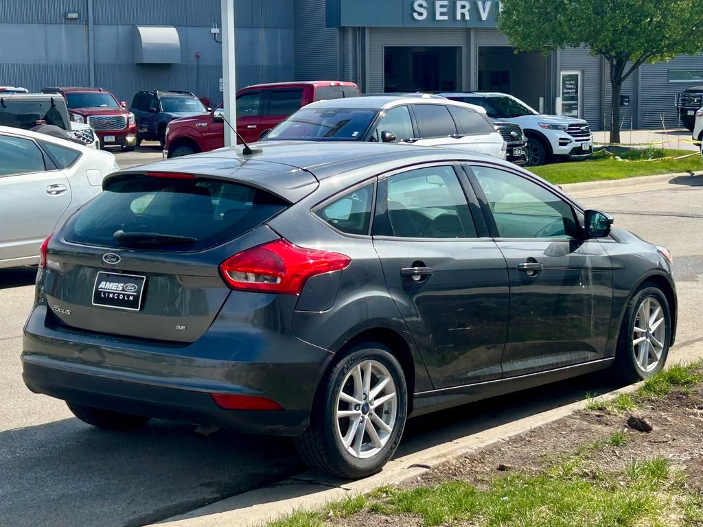 Certified 2017 Ford Focus SE FWD image 5