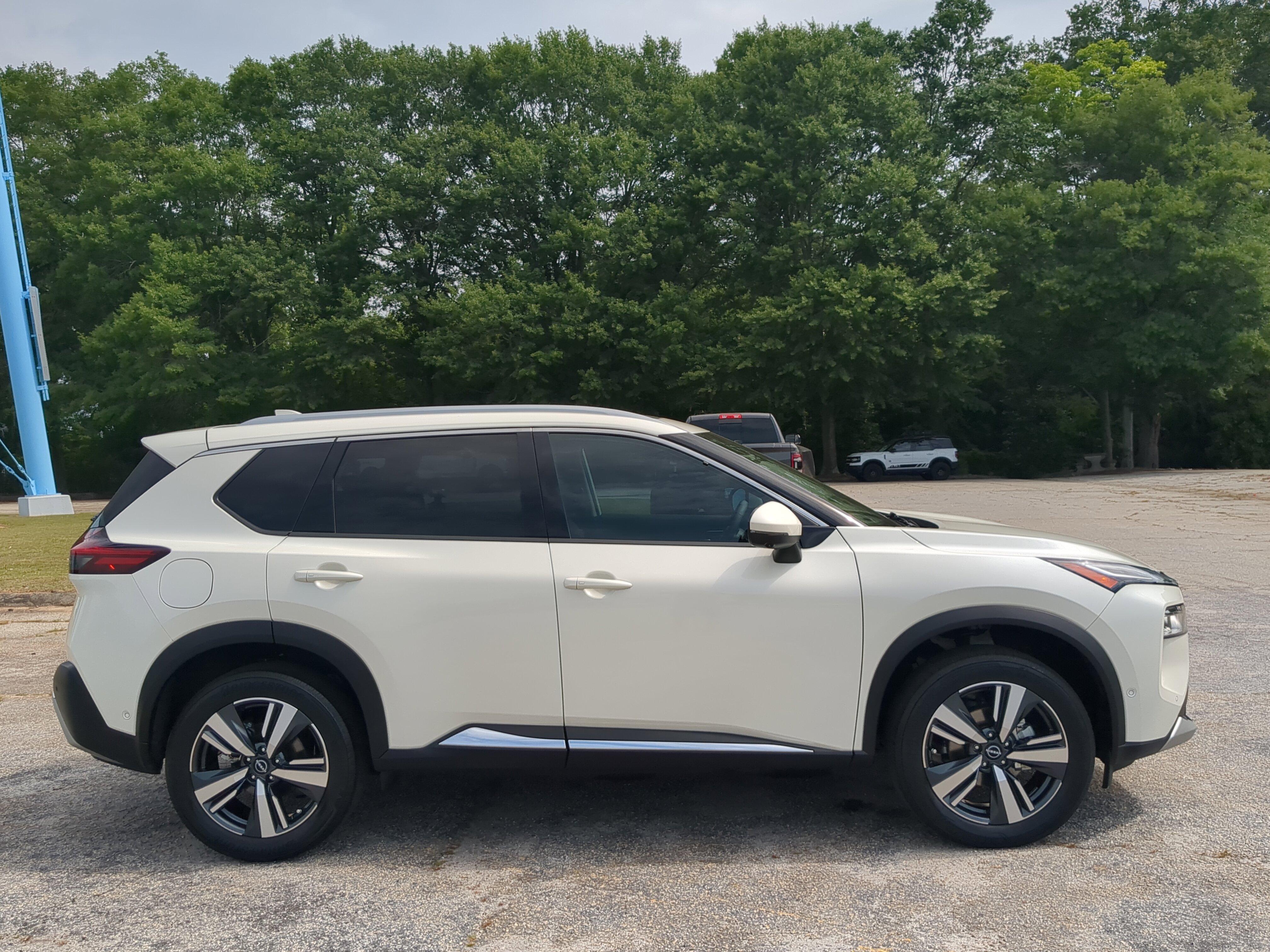 Used 2023 Nissan Rogue Platinum w/ Platinum Premium Package AWD/4WD video 2
