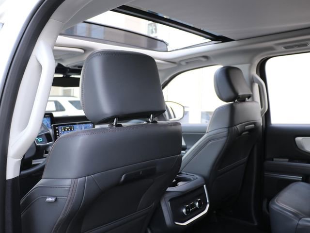 Certified 2025 Ford Expedition Active AWD/4WD image 16