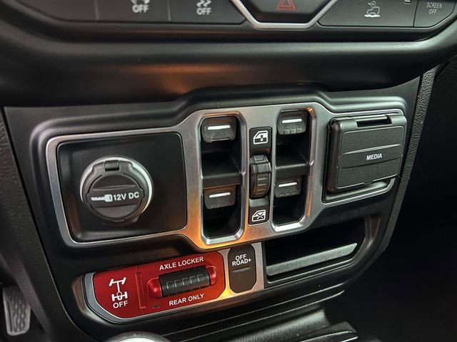 Used 2022 Jeep Gladiator Mojave w/ Cold Weather Group image 22