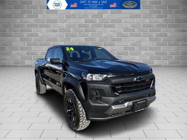 Used 2024 Chevrolet Colorado Trail Boss image 7