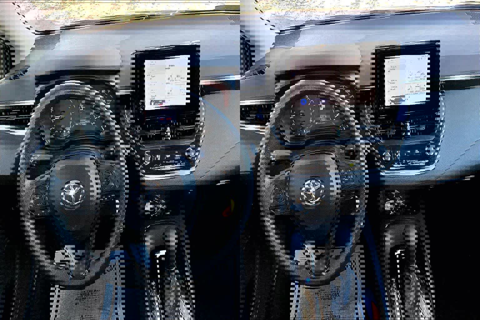 Used 2023 Toyota Corolla LE image 18