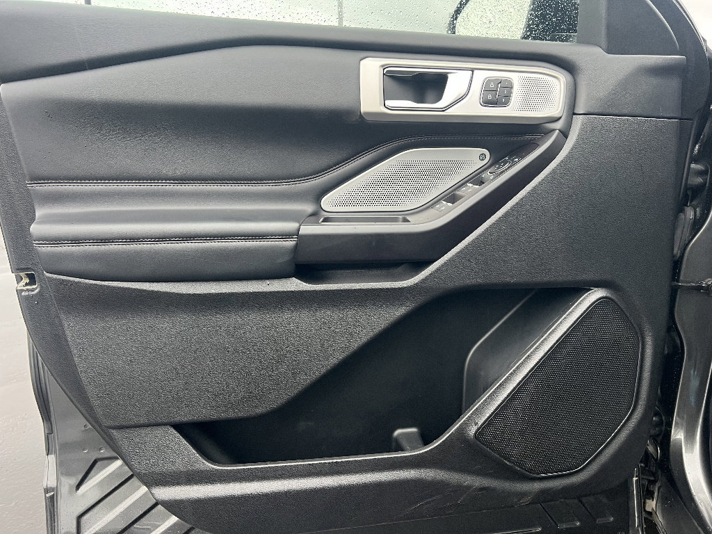 Certified 2020 Ford Explorer Platinum w/ Premium Technology Package image 15