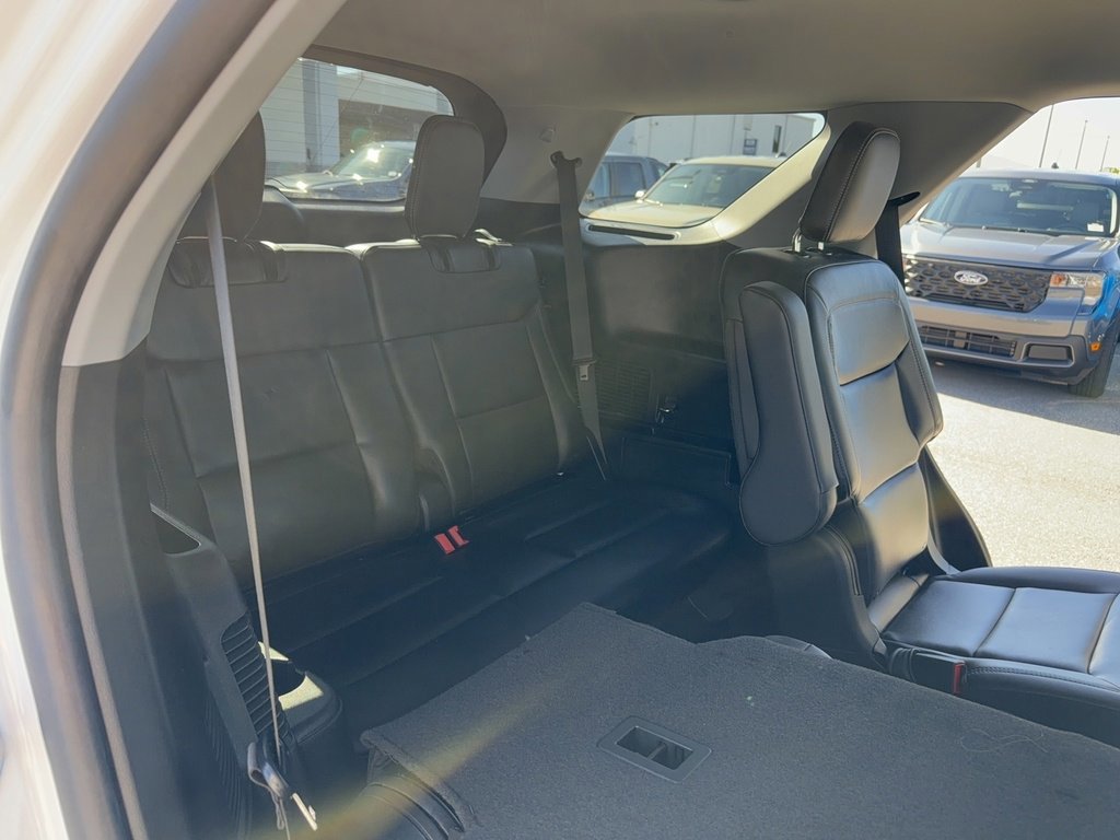 Certified 2022 Ford Explorer XLT w/ Equipment Group 202A image 16