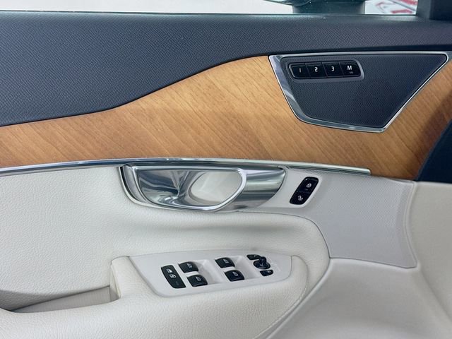 Used 2021 Volvo XC90 T6 Momentum w/ Climate Package image 21