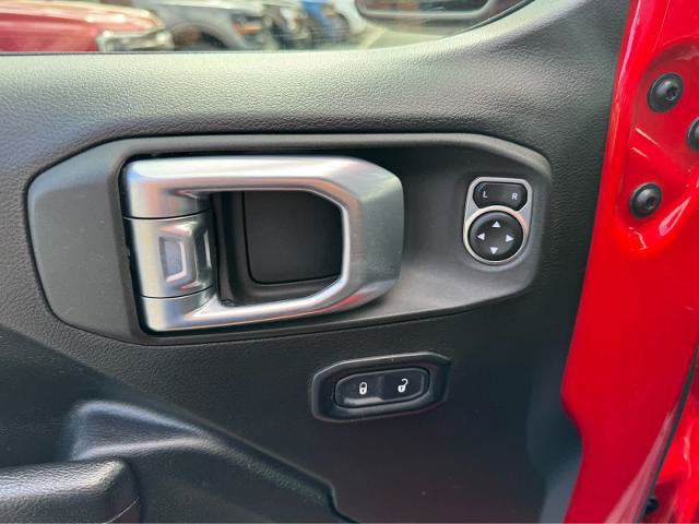 Used 2022 Jeep Wrangler Unlimited Rubicon 4xe AWD/4WD image 14
