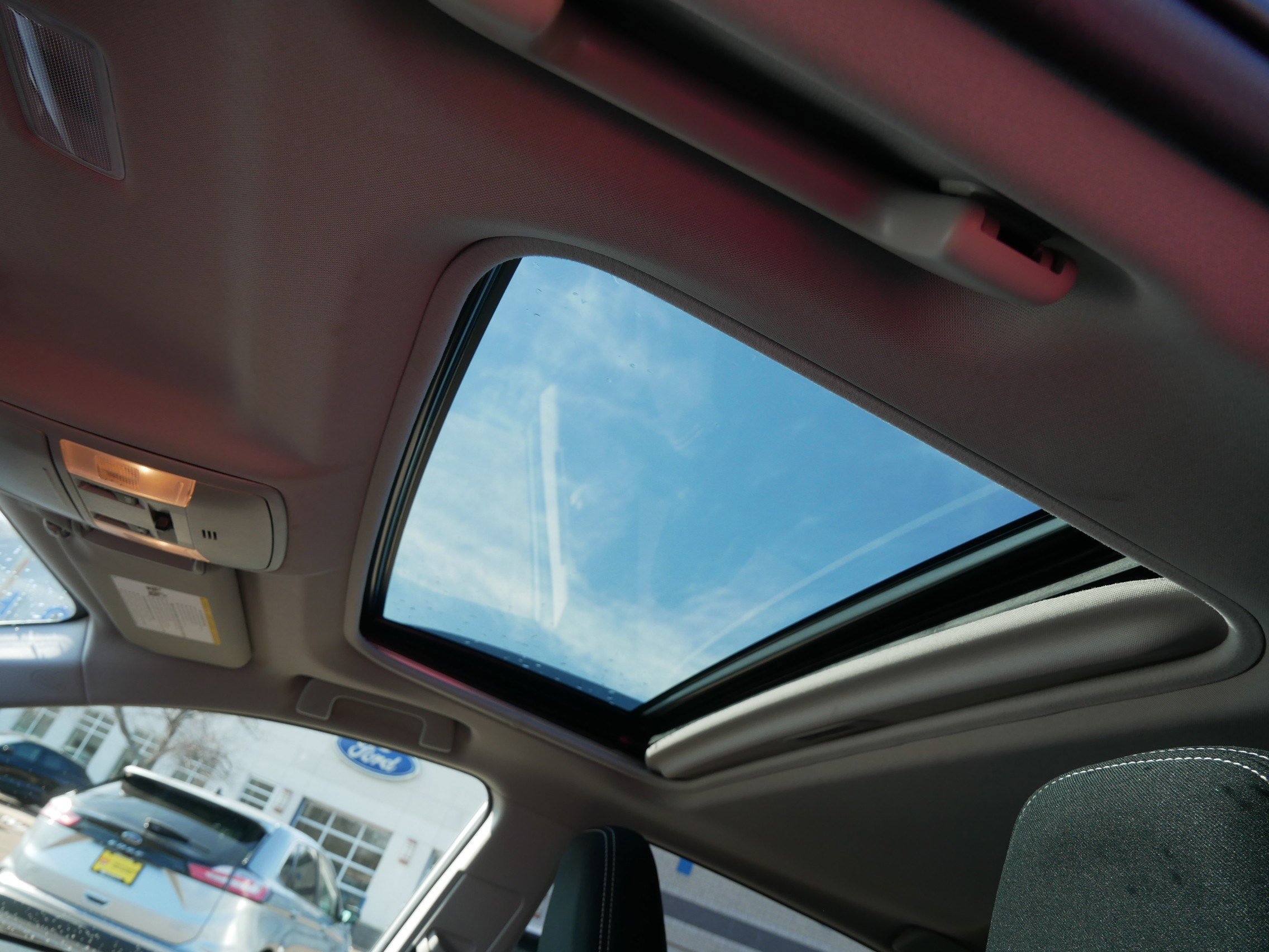 Used 2018 Toyota RAV4 XLE image 10