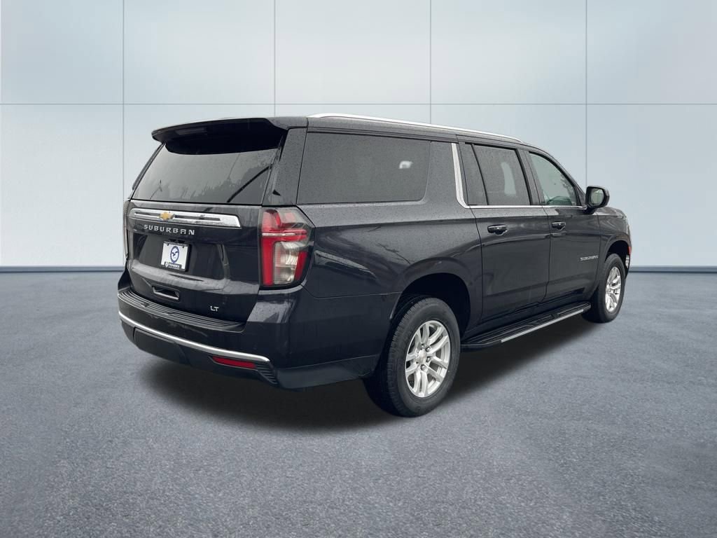 Used 2024 Chevrolet Suburban LT image 5