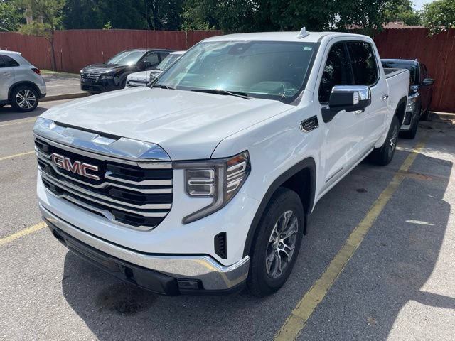 Used 2025 GMC Sierra 1500 SLT RWD image 2