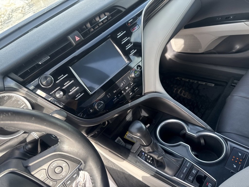 Used 2018 Toyota Camry XLE image 13