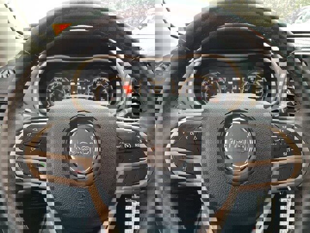 Used 2017 Jeep Cherokee Latitude w/ True North Edition image 17