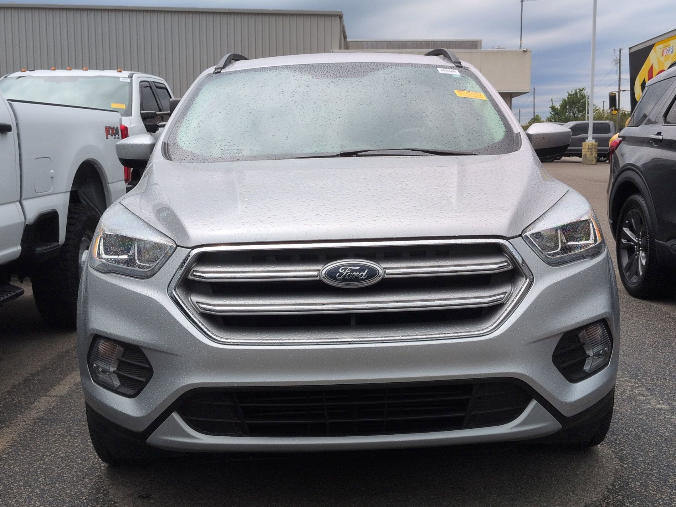 Certified 2017 Ford Escape SE w/ Equipment Group 201A FWD image 4