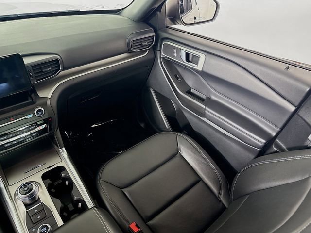 Certified 2020 Ford Explorer XLT w/ Equipment Group 202A image 23