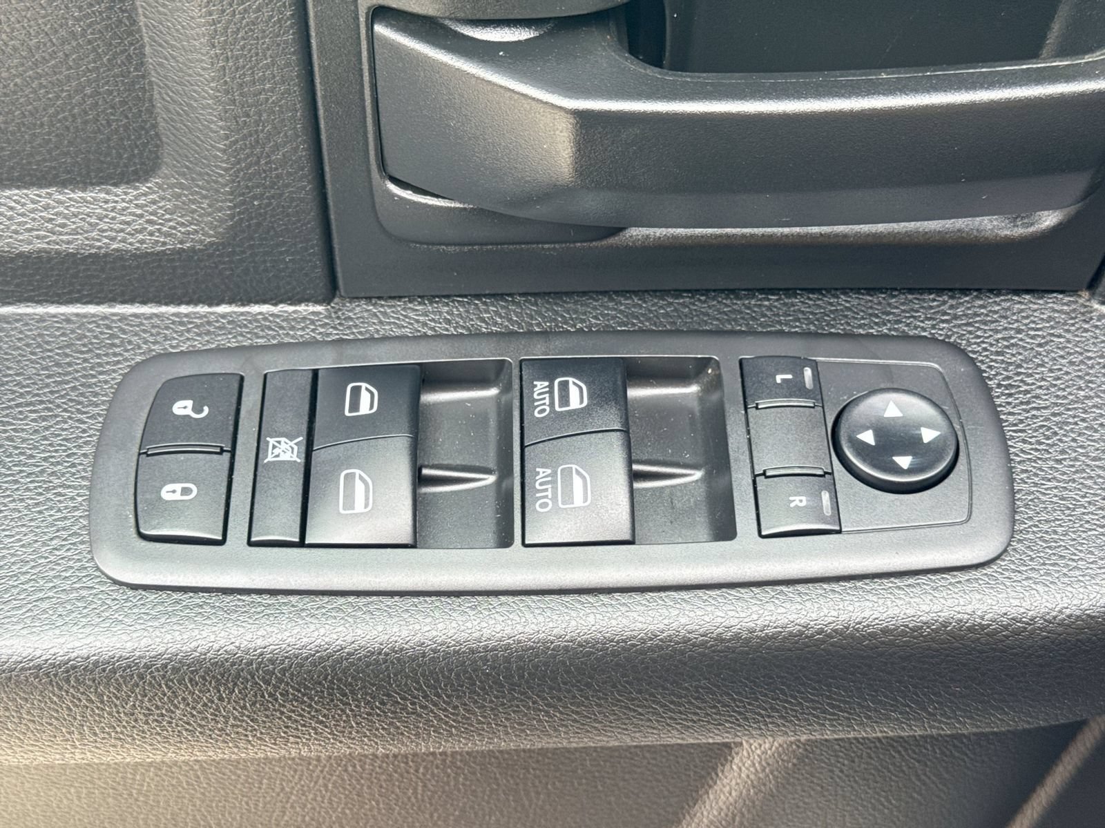 Used 2018 RAM 2500 Tradesman w/ Chrome Appearance Group AWD/4WD image 21
