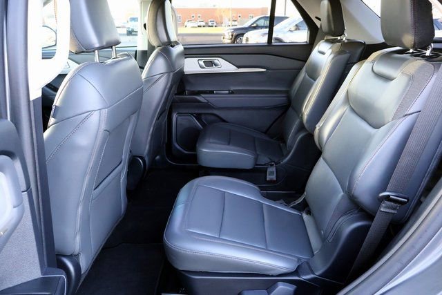 Certified 2025 Ford Explorer Active w/ Active Comfort Package image 26
