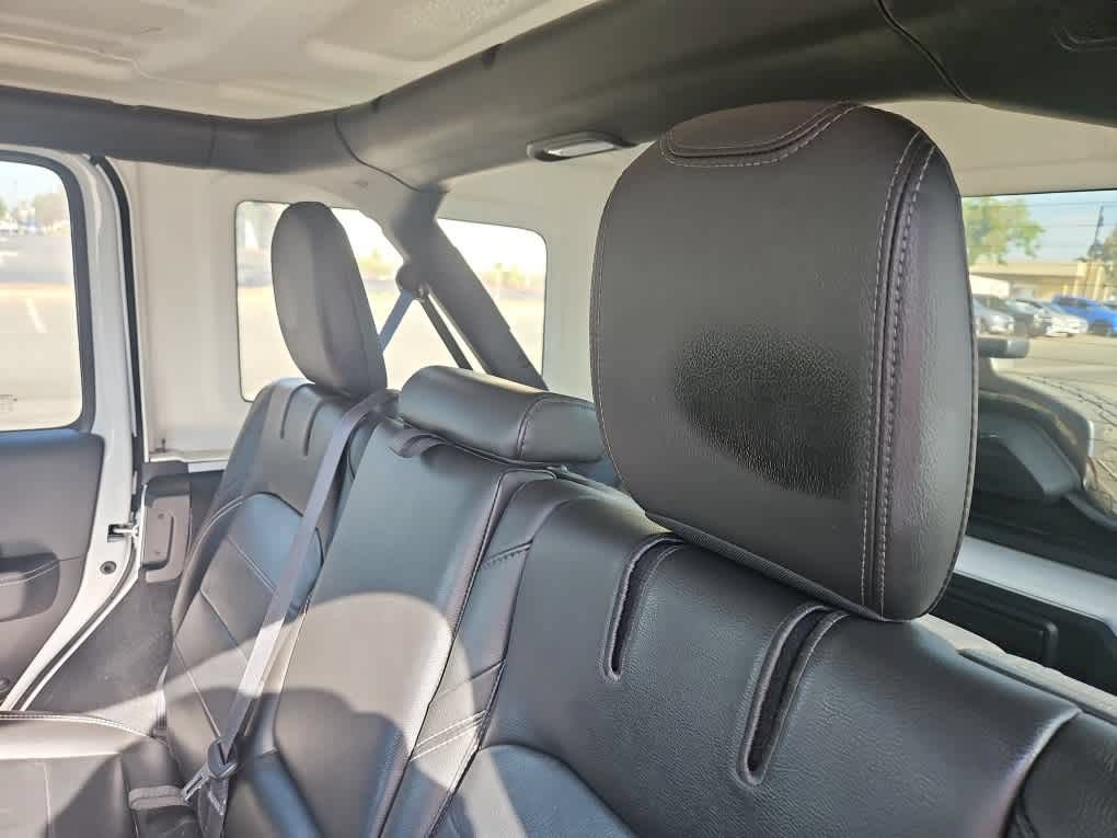Used 2022 Jeep Wrangler Unlimited Sahara AWD/4WD image 12