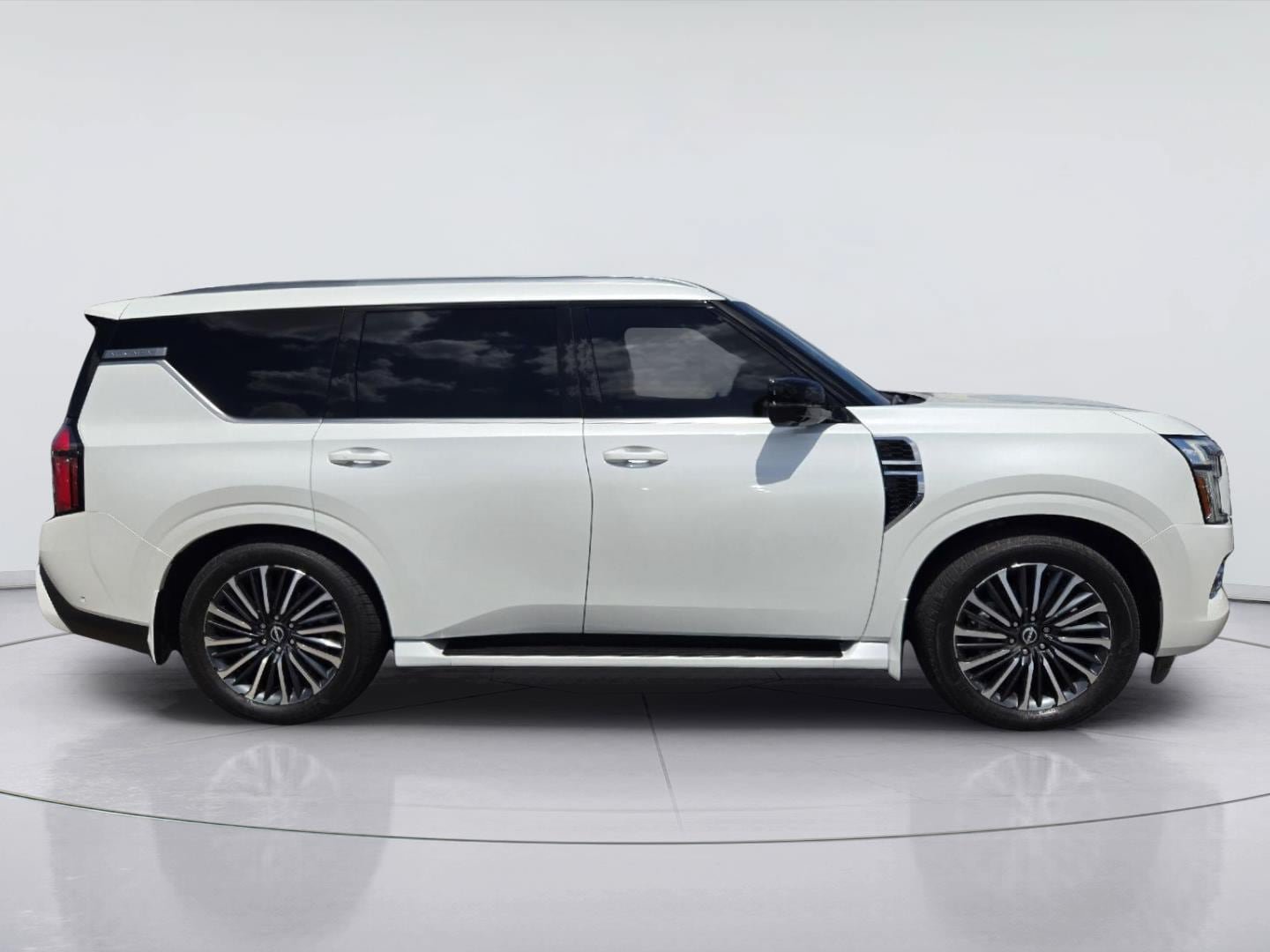 Used 2026 Nissan Armada Platinum Reserve AWD/4WD image 4