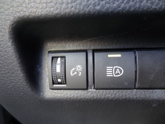 Used 2024 Toyota RAV4 XLE AWD/4WD image 15